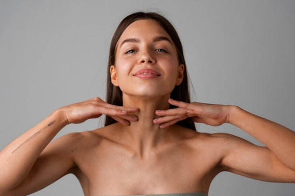 Descubre el secreto de la belleza natural con yoga facial